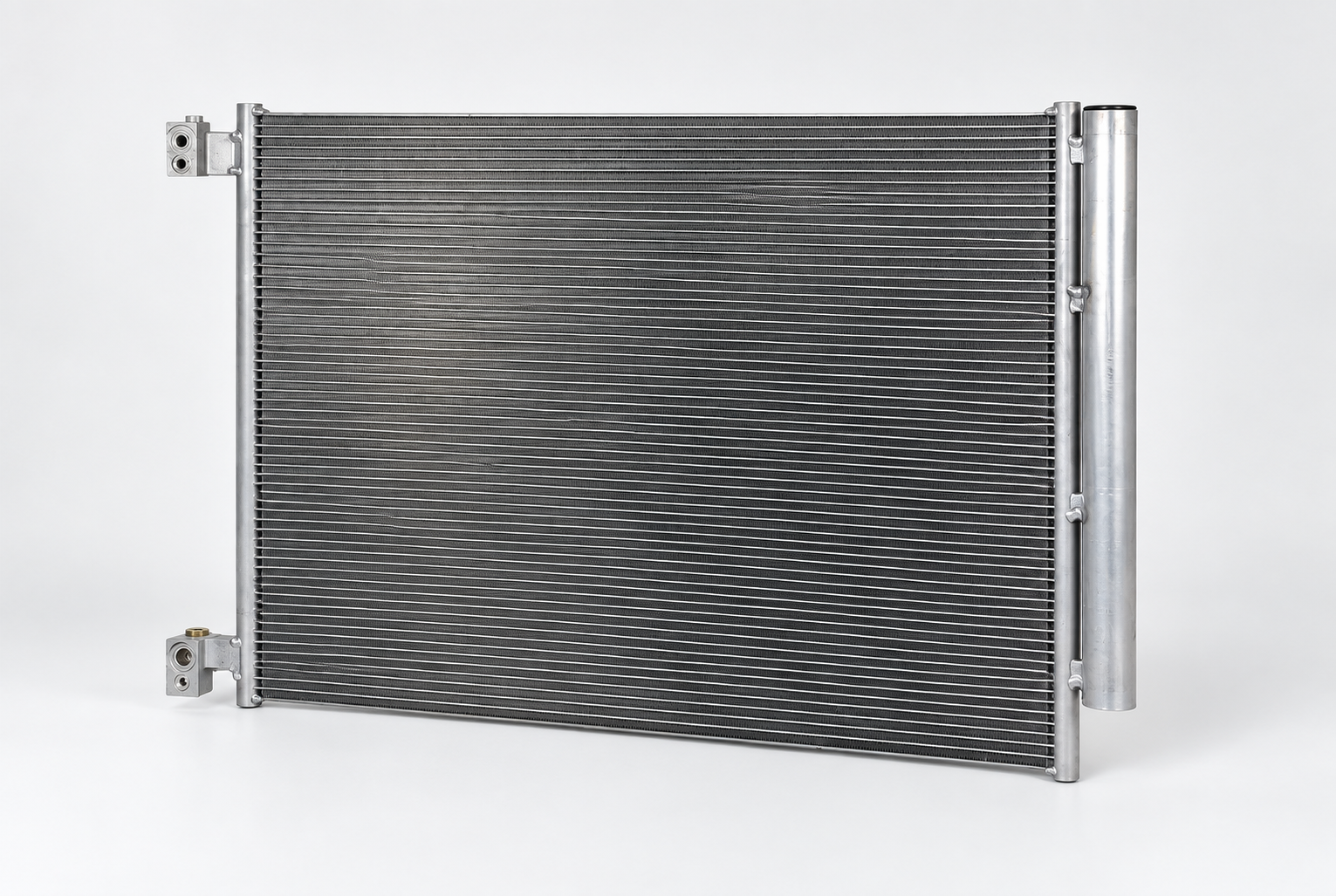 Natural aluminum A/C condenser with integrated receiver drier for Mercedes OE A0995004102