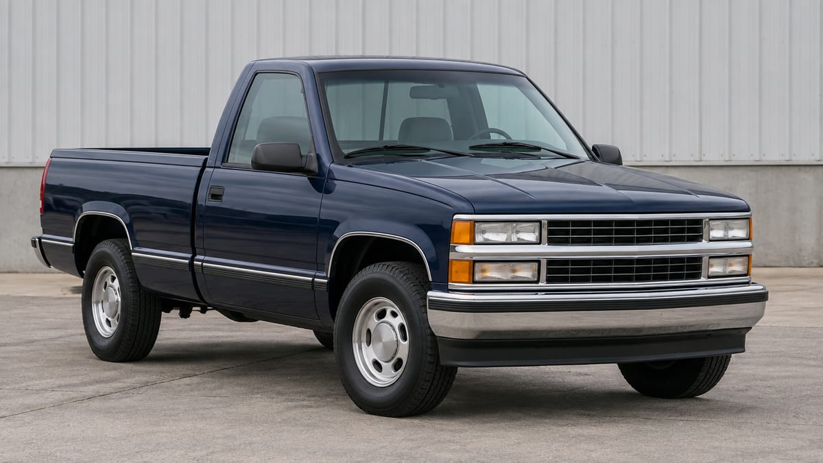 Illustrative 1990s Chevrolet C1500 GMT400 pickup vehicle application reference for heater core OE 89019173